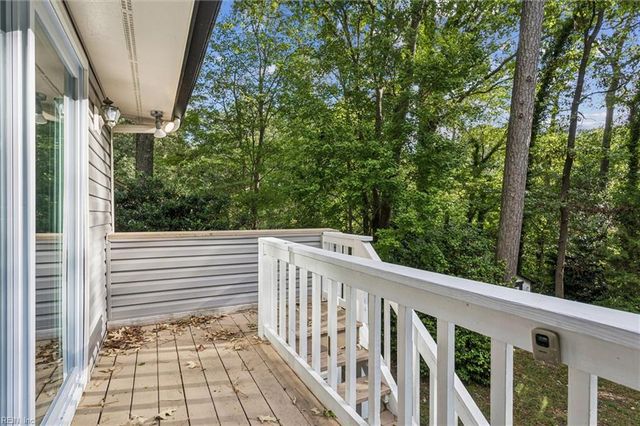 812 Coverdale LN, Virginia Beach, VA 23452