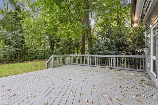 812 Coverdale LN, Virginia Beach, VA 23452