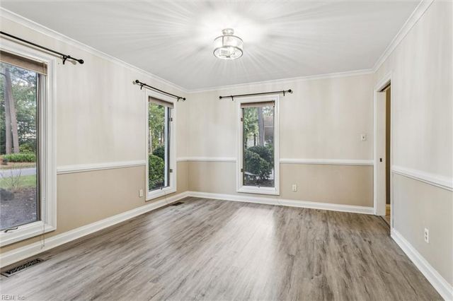 812 Coverdale LN, Virginia Beach, VA 23452