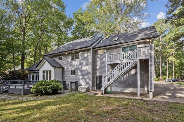 812 Coverdale LN, Virginia Beach, VA 23452