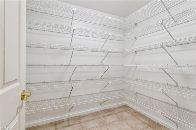 812 Coverdale LN, Virginia Beach, VA 23452