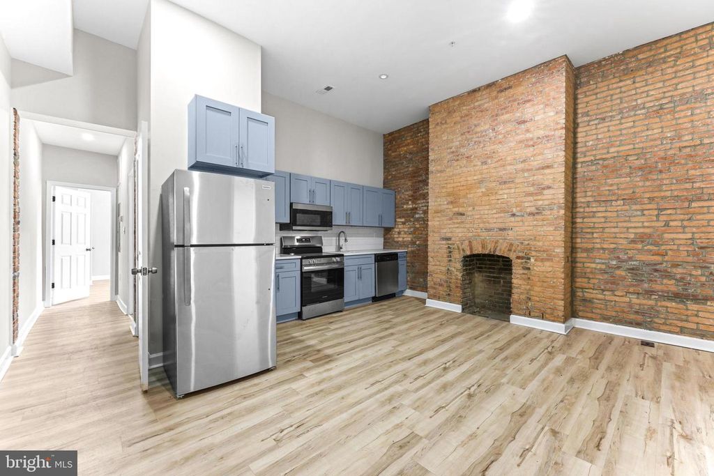 Image 18 of property listing at 1927 SAINT PAUL ST, Baltimore, MD 21218