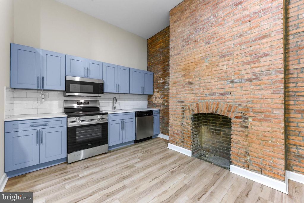 Image 20 of property listing at 1927 SAINT PAUL ST, Baltimore, MD 21218