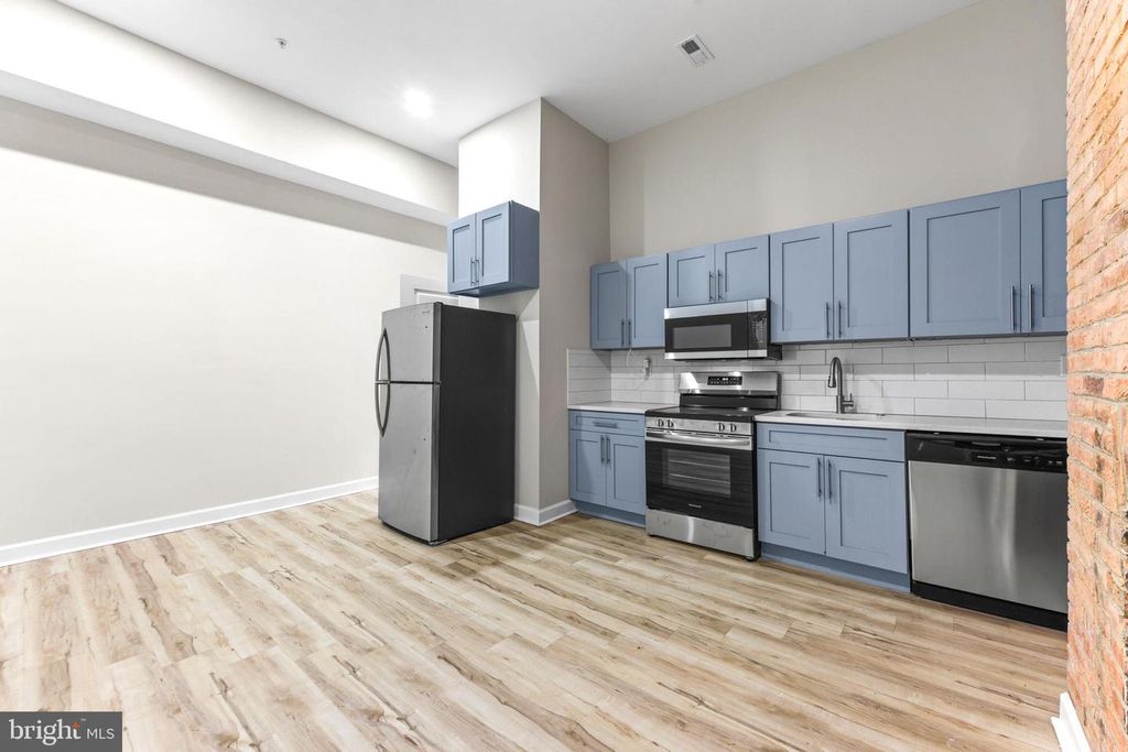 Image 21 of property listing at 1927 SAINT PAUL ST, Baltimore, MD 21218