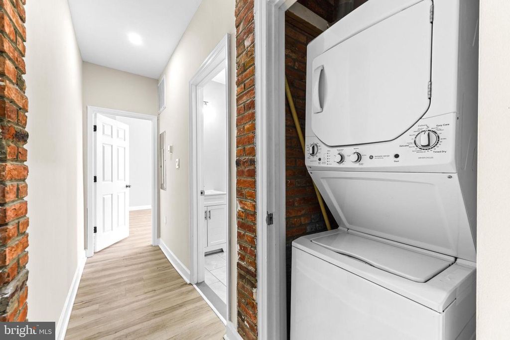 Image 23 of property listing at 1927 SAINT PAUL ST, Baltimore, MD 21218