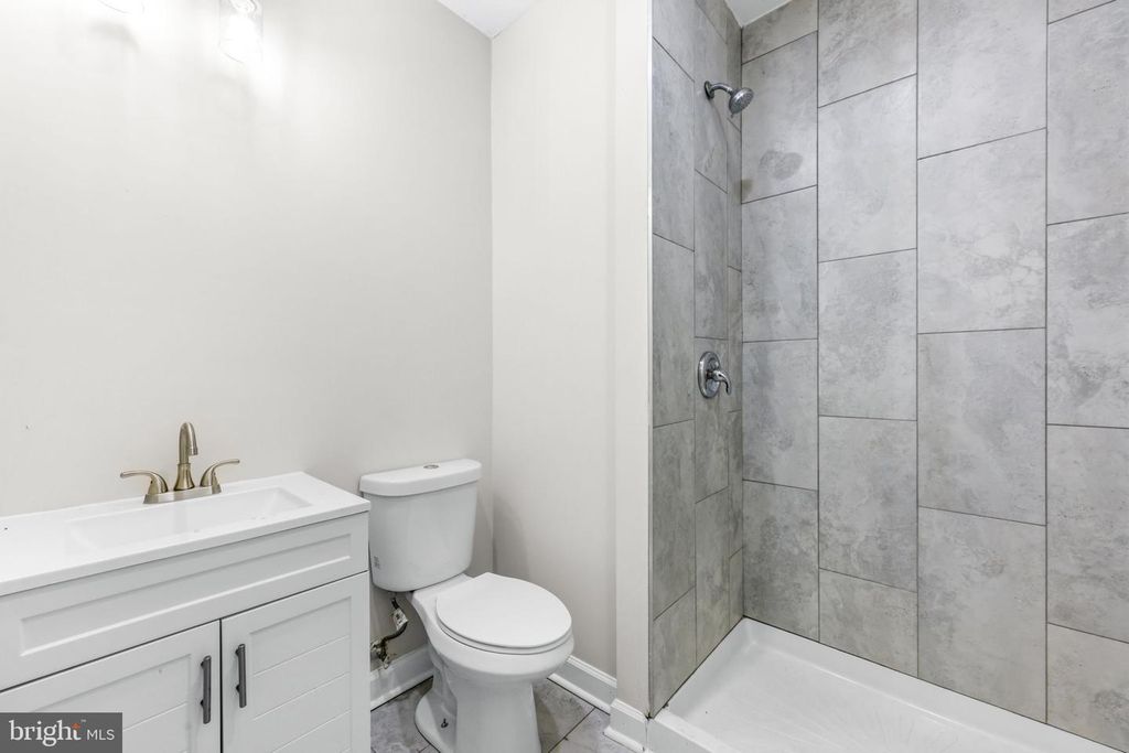 Image 24 of property listing at 1927 SAINT PAUL ST, Baltimore, MD 21218