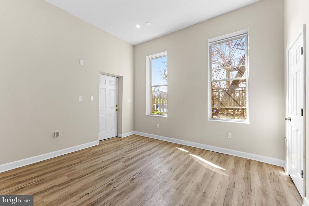 Image 25 of property listing at 1927 SAINT PAUL ST, Baltimore, MD 21218