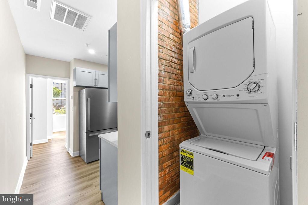 Image 29 of property listing at 1927 SAINT PAUL ST, Baltimore, MD 21218