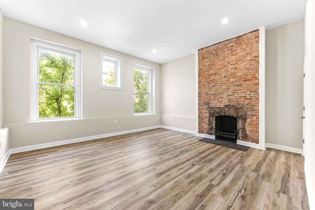Image 36 of property listing at 1927 SAINT PAUL ST, Baltimore, MD 21218