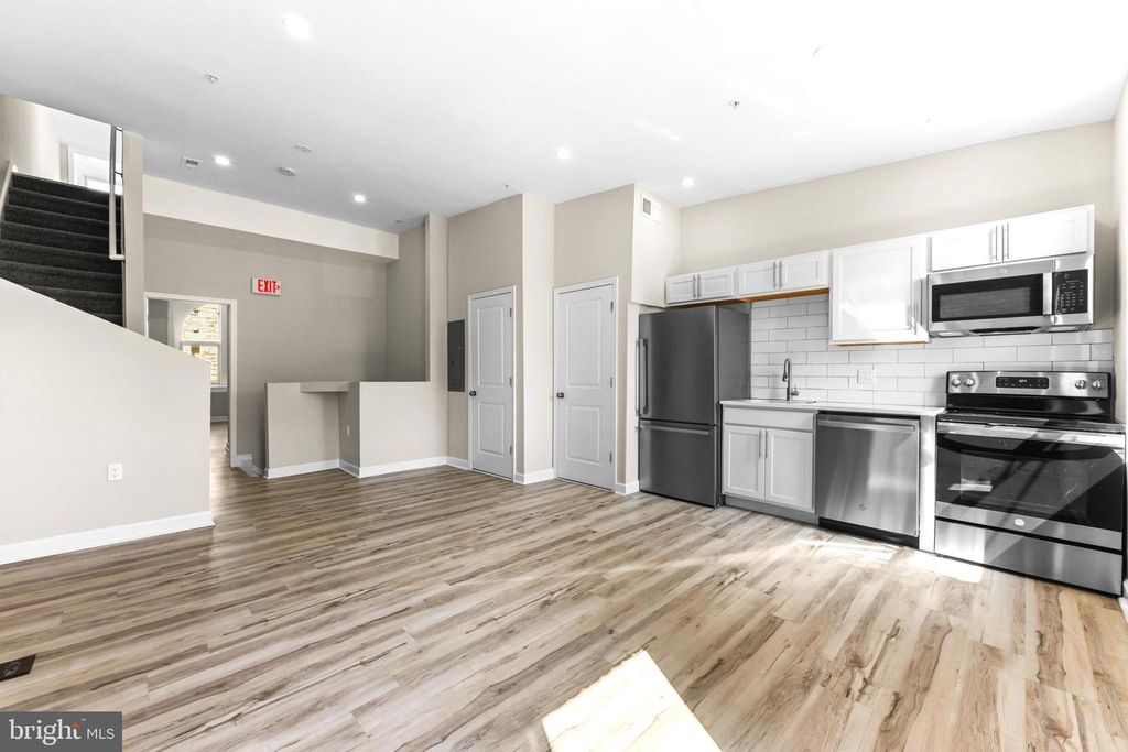 Image 40 of property listing at 1927 SAINT PAUL ST, Baltimore, MD 21218