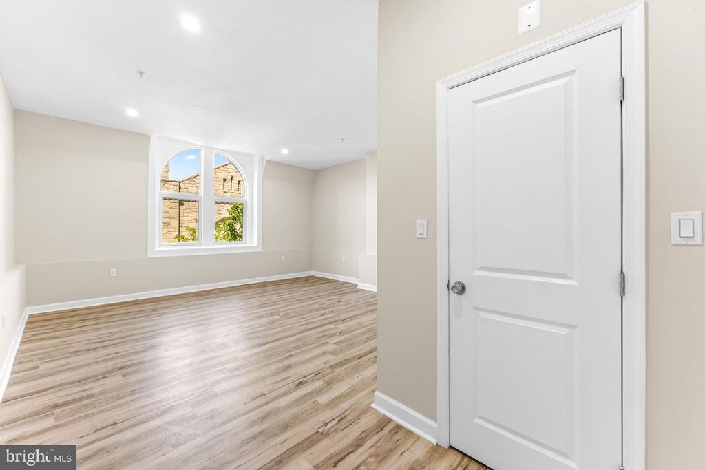 Image 44 of property listing at 1927 SAINT PAUL ST, Baltimore, MD 21218