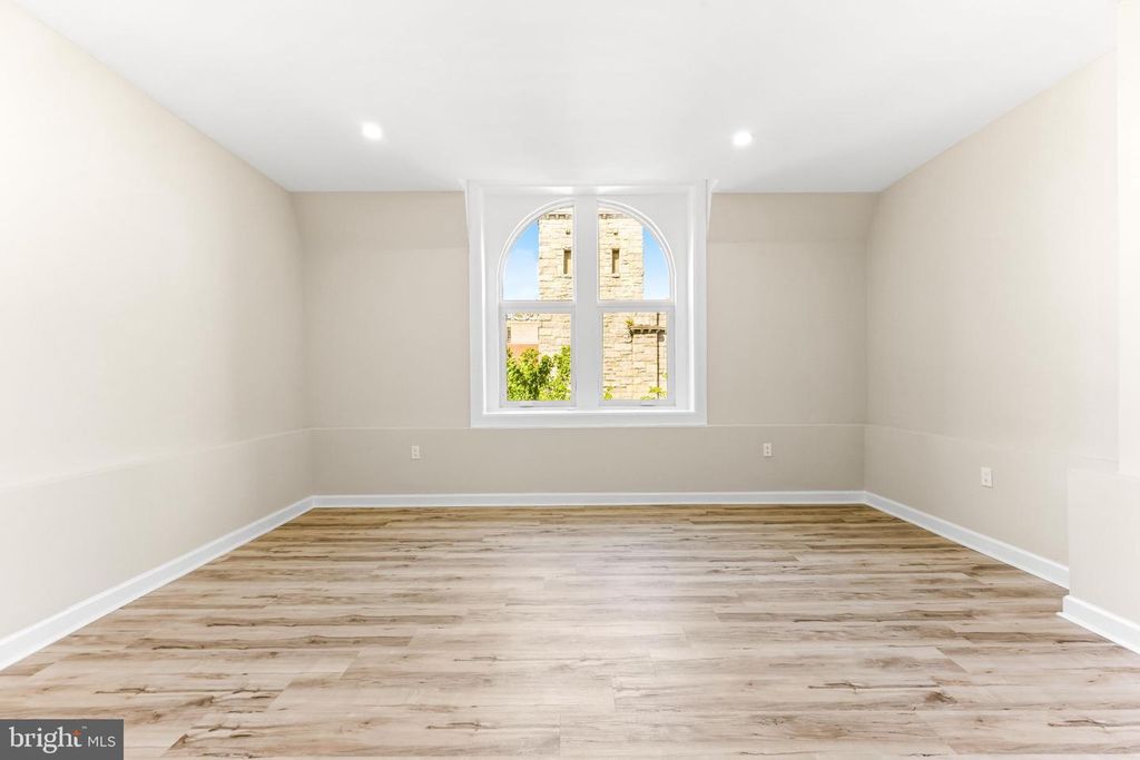 Image 45 of property listing at 1927 SAINT PAUL ST, Baltimore, MD 21218