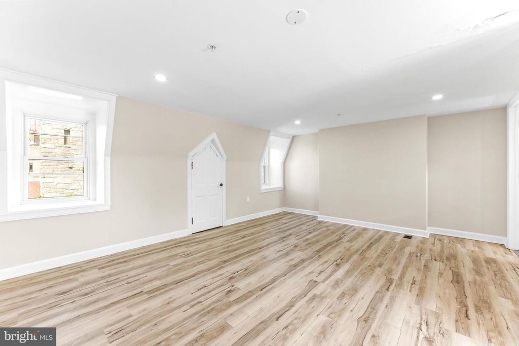 Image 49 of property listing at 1927 SAINT PAUL ST, Baltimore, MD 21218