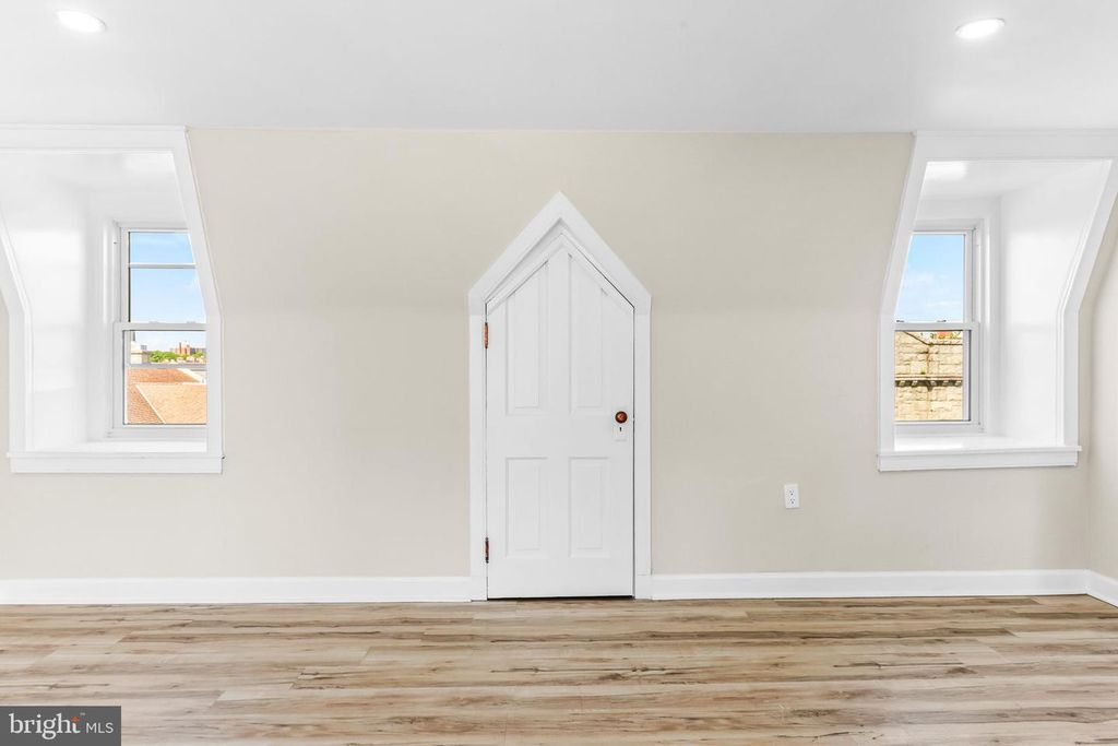 Image 53 of property listing at 1927 SAINT PAUL ST, Baltimore, MD 21218
