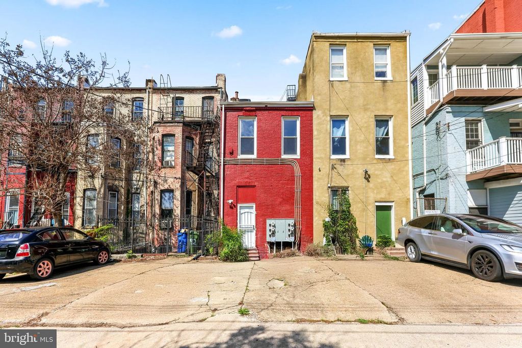 Image 54 of property listing at 1927 SAINT PAUL ST, Baltimore, MD 21218