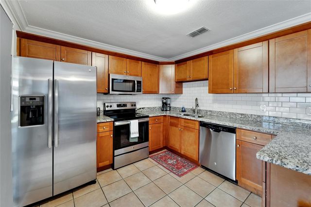 7610 LEON AVENUE, Temple Terrace, FL 33637