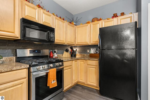 3239 Wexford Drive, Traverse City, MI 49685