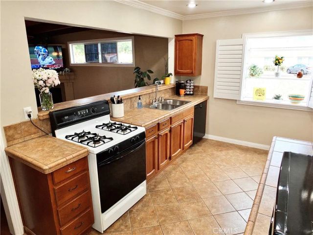 3903 N Studebaker, Long Beach, CA 90808