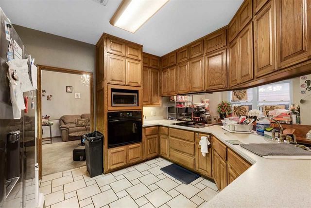 12 NW Valley Ridge Rd, Lawton, OK 73505