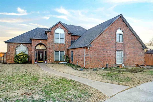 12 NW Valley Ridge Rd, Lawton, OK 73505