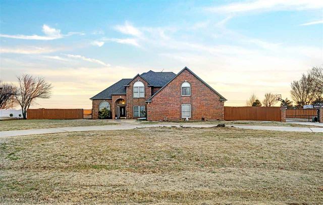 12 NW Valley Ridge Rd, Lawton, OK 73505