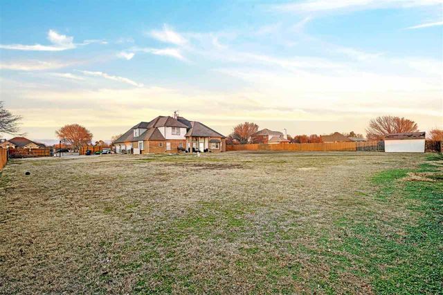 12 NW Valley Ridge Rd, Lawton, OK 73505