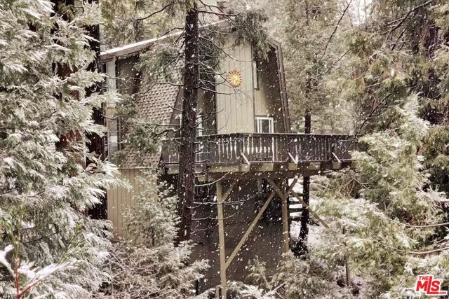 24310 Altdorf Drive, Crestline, CA 92325