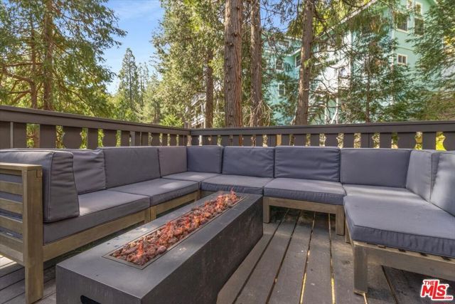 24310 Altdorf Drive, Crestline, CA 92325