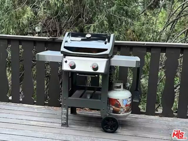 24310 Altdorf Drive, Crestline, CA 92325