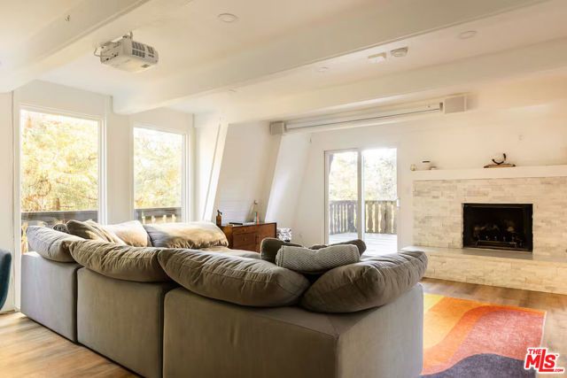 24310 Altdorf Drive, Crestline, CA 92325