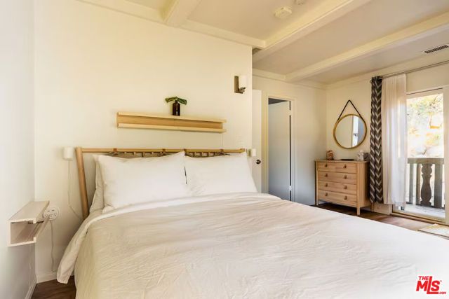 24310 Altdorf Drive, Crestline, CA 92325