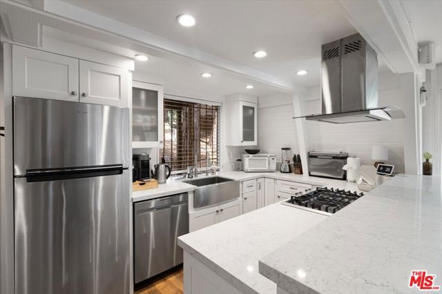 24310 Altdorf Drive, Crestline, CA 92325