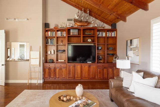 15275 Eastvale Rd, Poway, CA 92064
