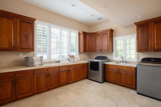 15275 Eastvale Rd, Poway, CA 92064