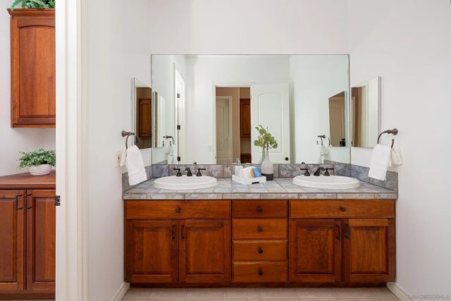 15275 Eastvale Rd, Poway, CA 92064