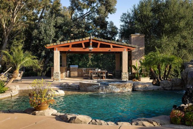 15275 Eastvale Rd, Poway, CA 92064