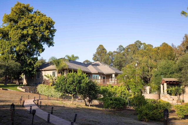 15275 Eastvale Rd, Poway, CA 92064