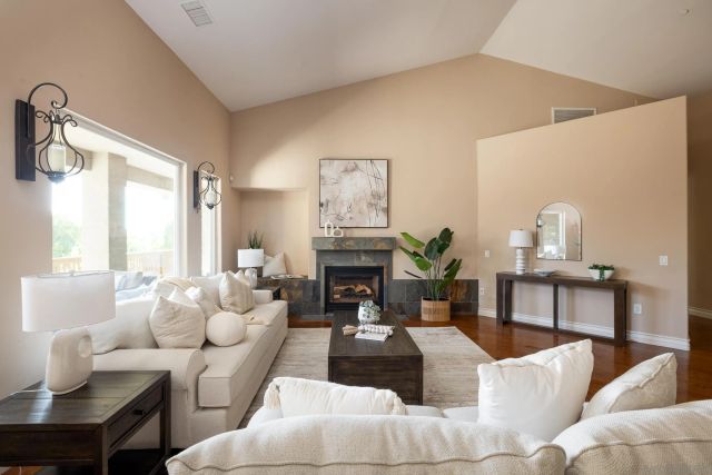 15275 Eastvale Rd, Poway, CA 92064