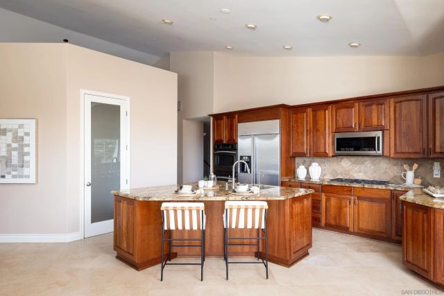 15275 Eastvale Rd, Poway, CA 92064
