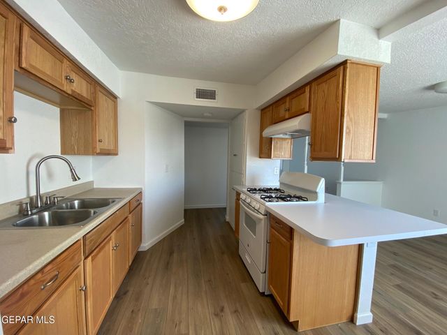 10412 TRIUMPH Drive, El Paso, TX 79924