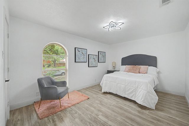 1870 El Paso Street, Lewisville, TX 75077