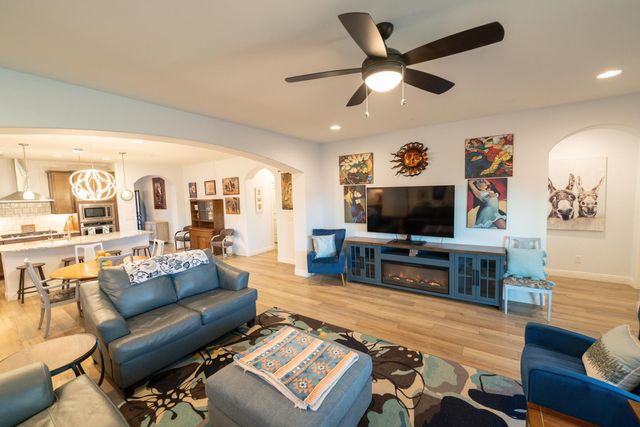 6359 W Pleasant Oak Court, Florence, AZ 85132