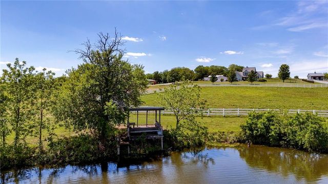 540 N 711 Road, Lawrence, KS 66047
