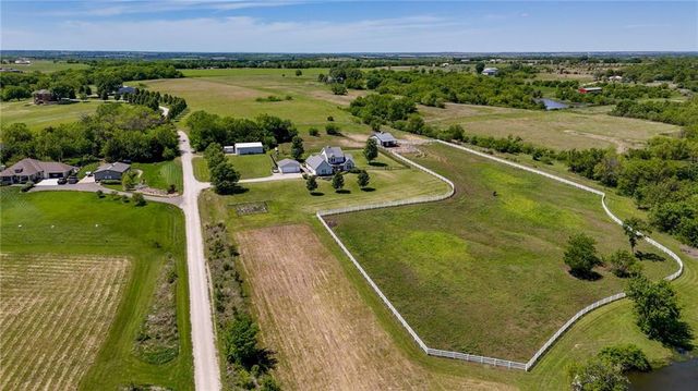 540 N 711 Road, Lawrence, KS 66047
