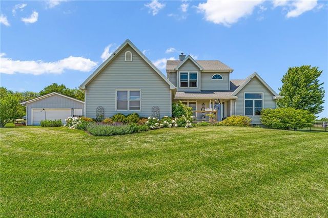 540 N 711 Road, Lawrence, KS 66047
