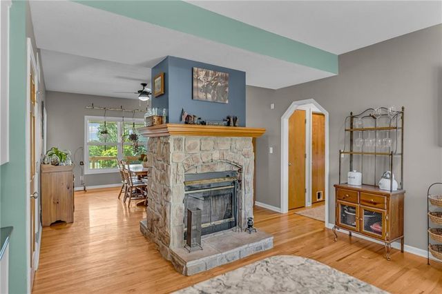 540 N 711 Road, Lawrence, KS 66047