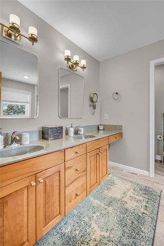 540 N 711 Road, Lawrence, KS 66047