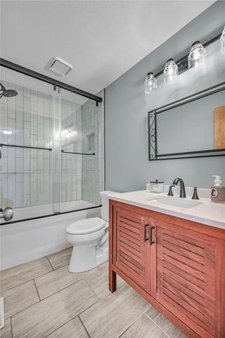540 N 711 Road, Lawrence, KS 66047