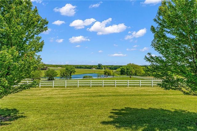 540 N 711 Road, Lawrence, KS 66047