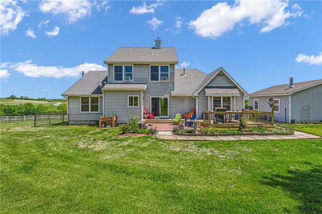 540 N 711 Road, Lawrence, KS 66047